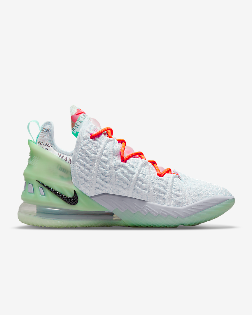 LeBron 18 Schoenen