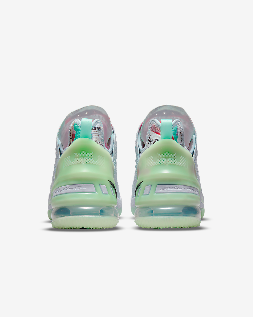 LeBron 18 Schoenen